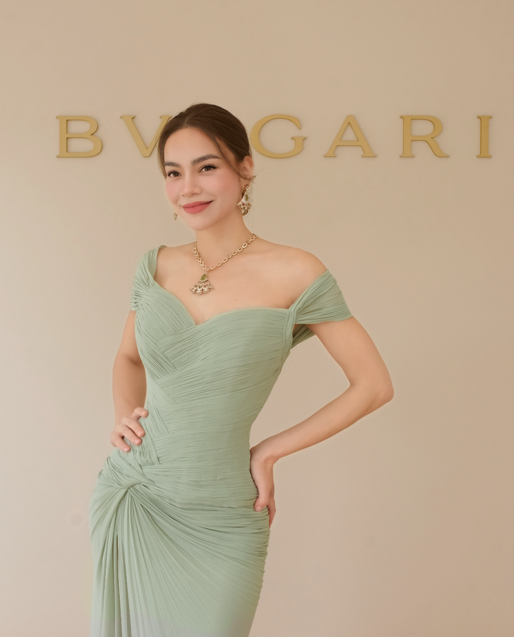 HO NGOC HA RADIANTS IN LETHANH HOA DESIGN AT THE BVLGARI EVENT