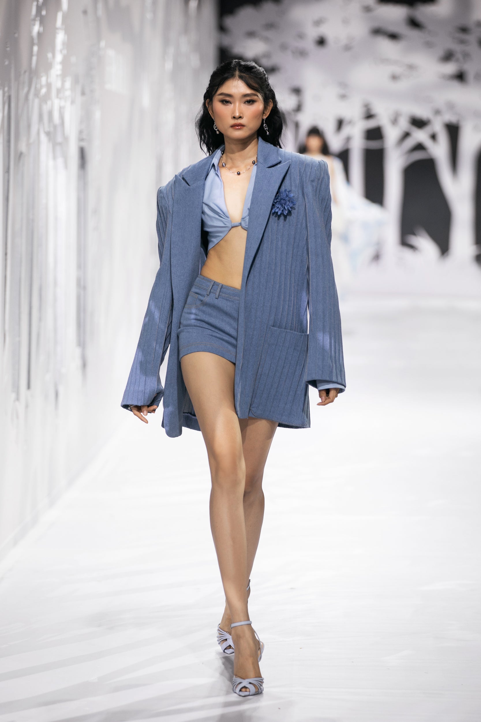 LOOK 70