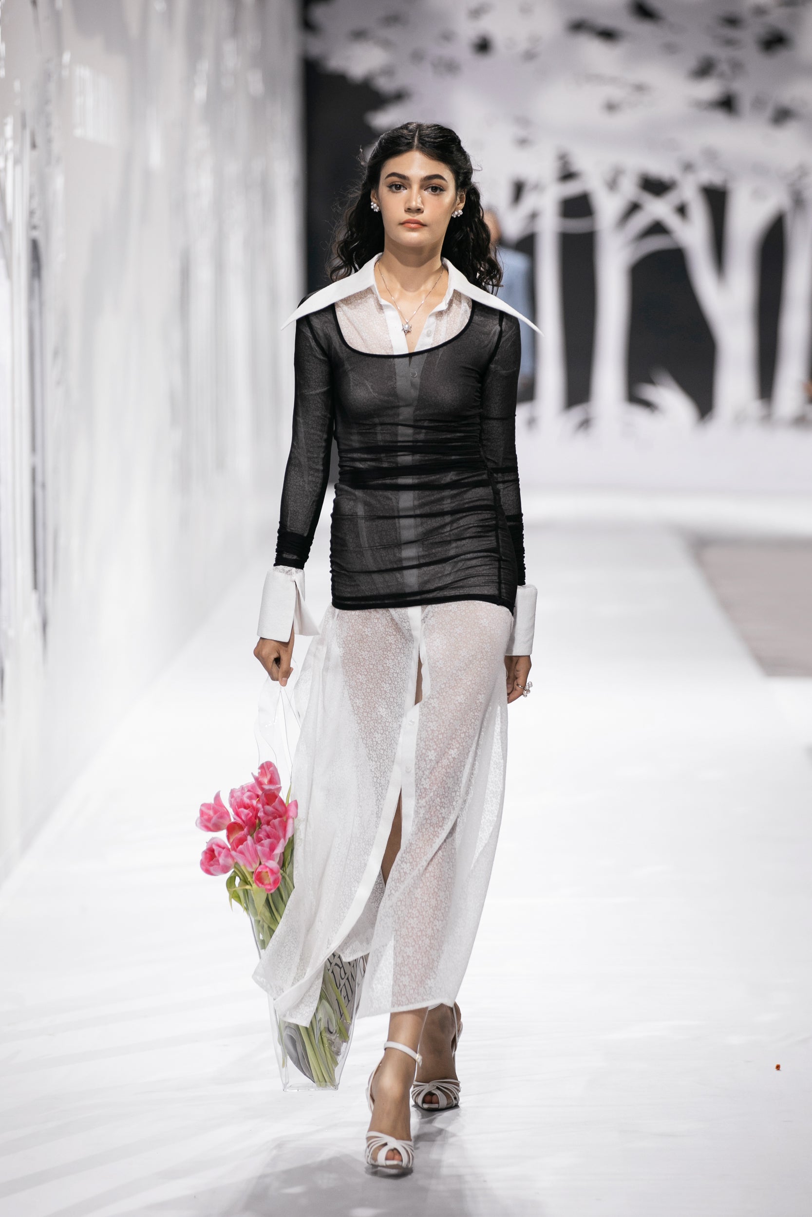 LOOK 72