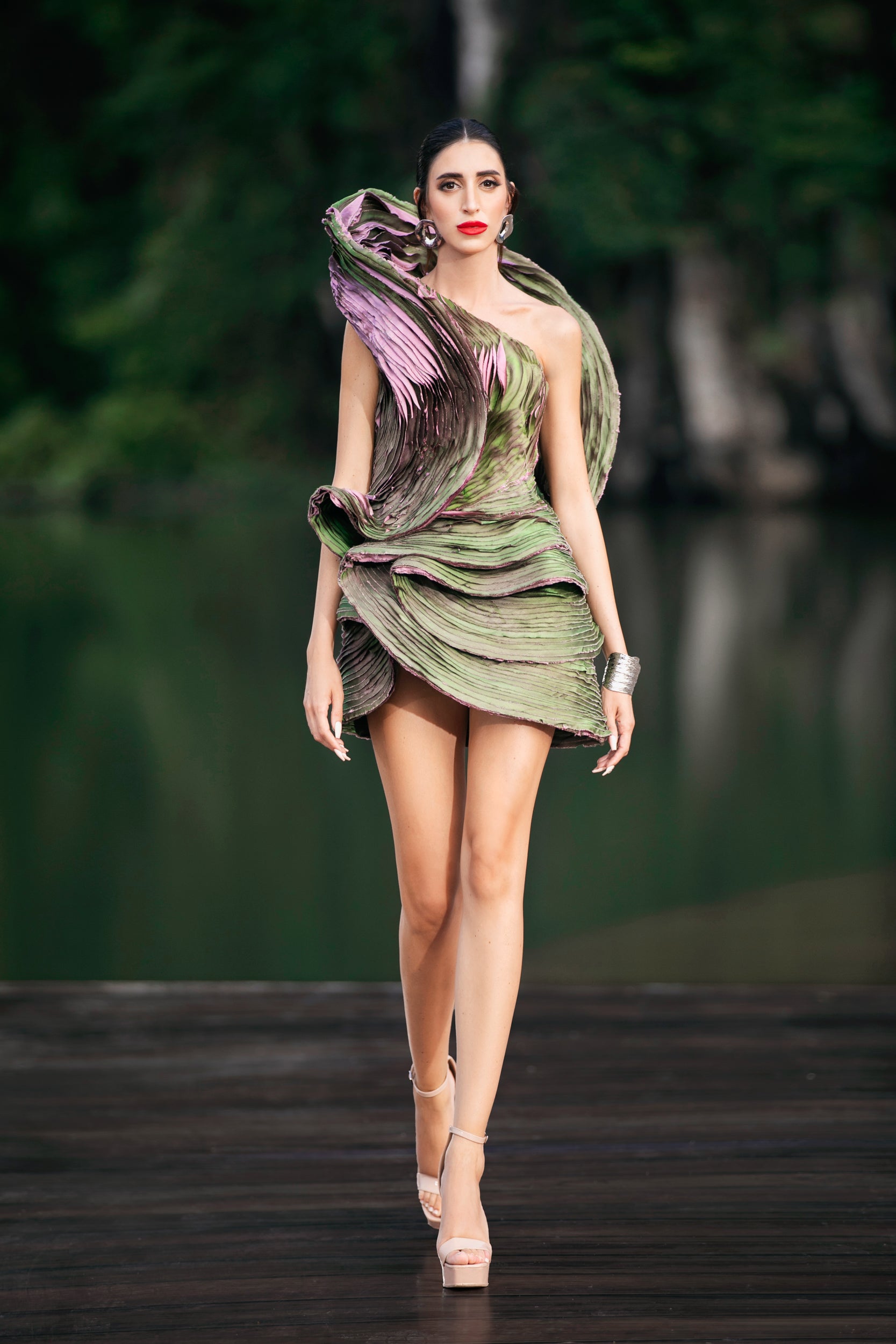 LOOK 66