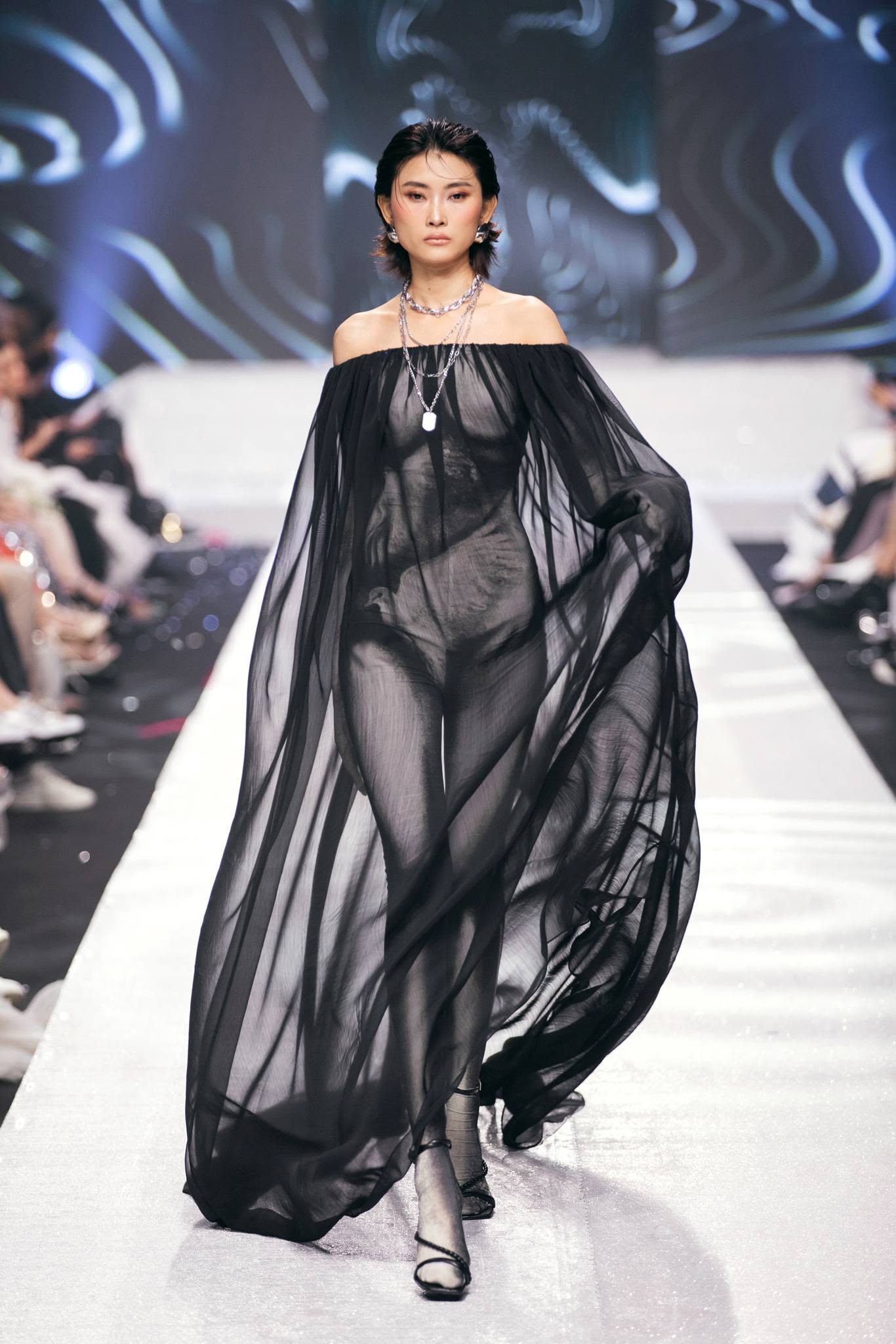 LOOK 13