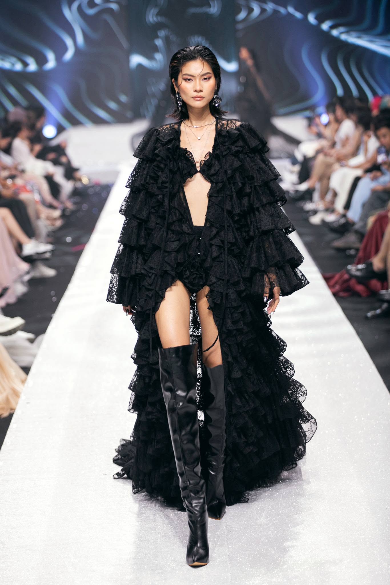 LOOK 23