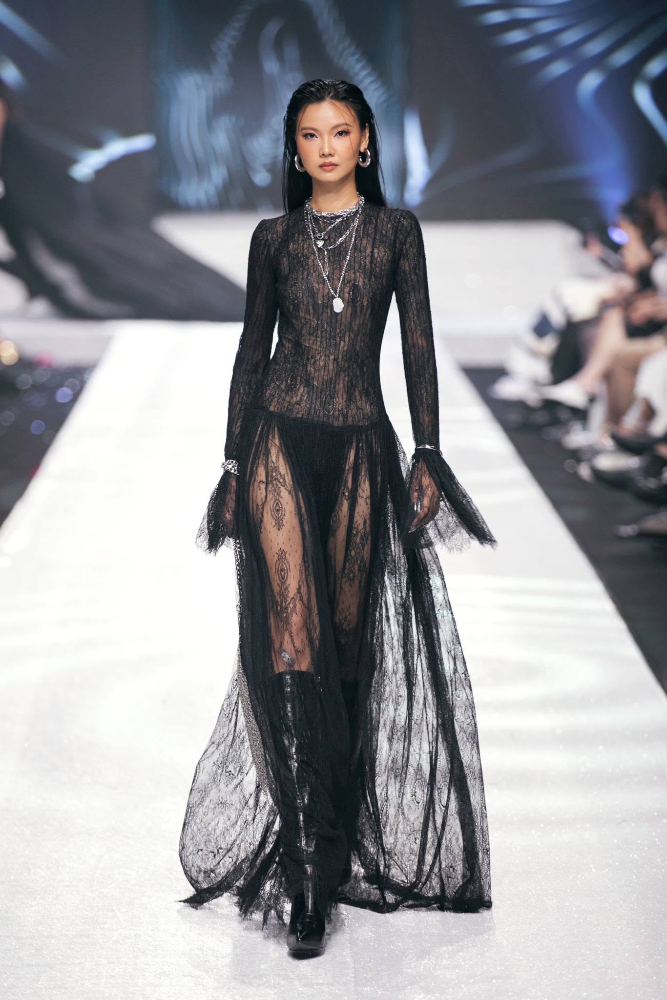 LOOK 27