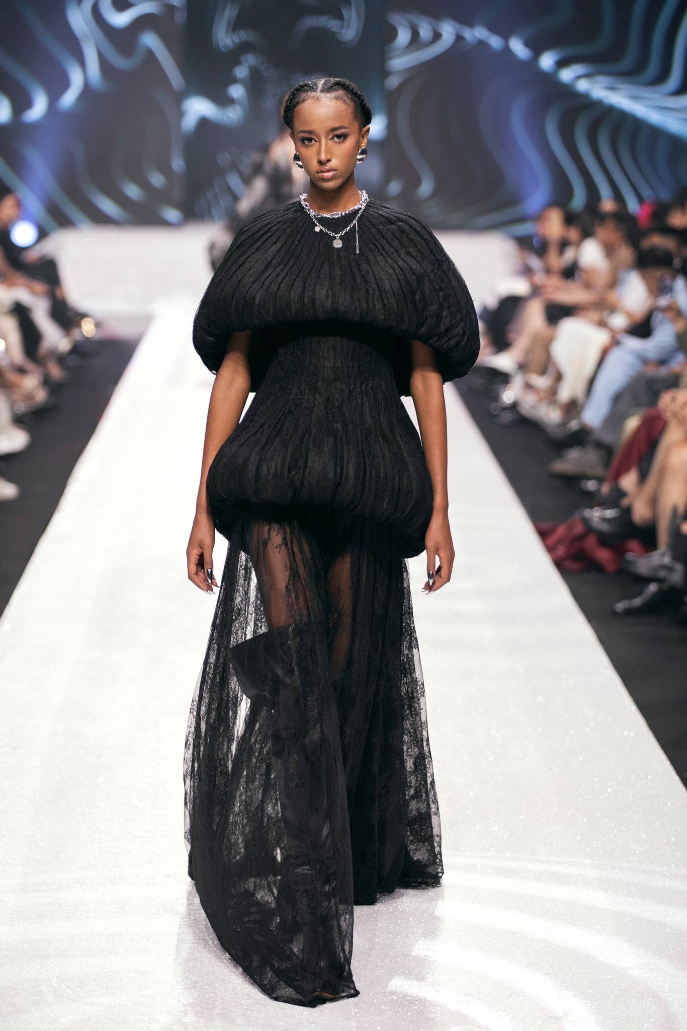 LOOK 28